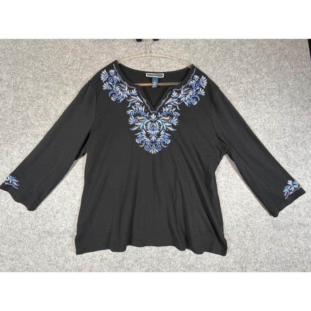 Karen Scott Top Women XL Black Excellent Embroidered Silver Gem V-Neck Vintage